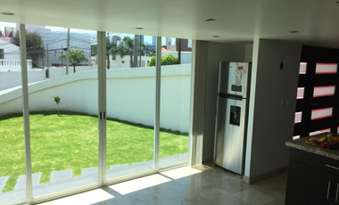 DEPARTAMENTO EN TECAMACHALCO CON JARDIN