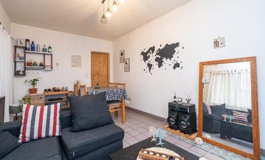 Venta Casa cuatro ambientes Cañuelas. Lote propio con Pileta y  Cochera