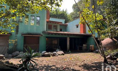 Casa en VENTA en Cuernavaca, Camino a la Montaña, 3 bungalows independientes y alberca.
