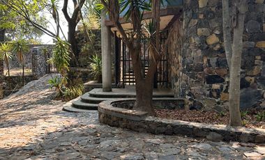 Casa en VENTA en Cuernavaca, Camino a la Montaña, 3 bungalows independientes y alberca.