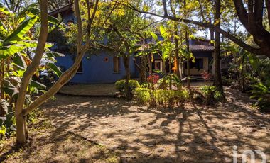 Casa en VENTA en Cuernavaca, Camino a la Montaña, 3 bungalows independientes y alberca.