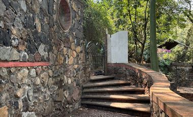 Casa en VENTA en Cuernavaca, Camino a la Montaña, 3 bungalows independientes y alberca.