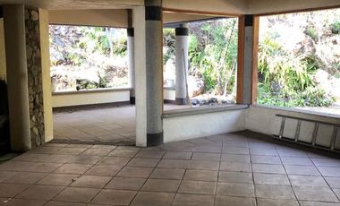 Casa en VENTA en Cuernavaca, Camino a la Montaña, 3 bungalows independientes y alberca.