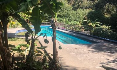 Casa en VENTA en Cuernavaca, Camino a la Montaña, 3 bungalows independientes y alberca.