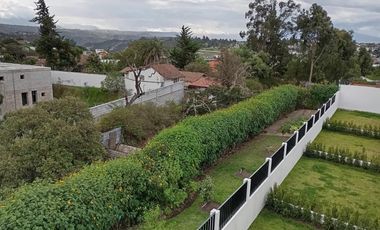 Vendo casa de 3 dorm por estrenar en Tumbaco