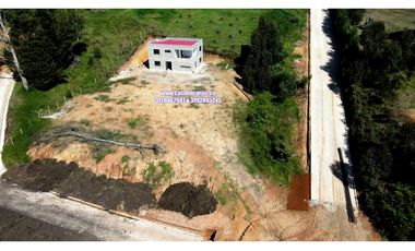 Finca campestre en obra gris en condominio en marinilla