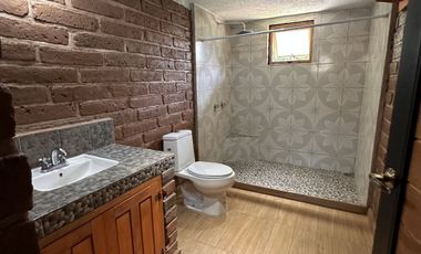 Casa de adobe en renta en Rincón de Estradas Valle de Bravo.