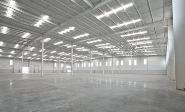 NAVE INDUSTRIAL EN PUERTO INTERIOR