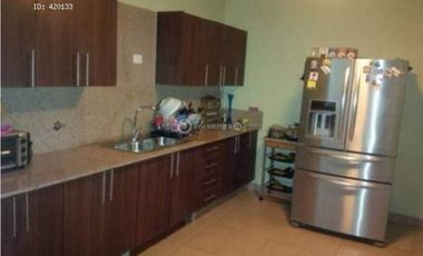 Condado del Rey, Dorado Village