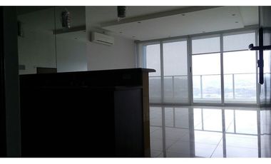 ALQUILO APARTAMENTO PH TOP TOWER