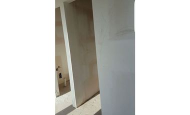 ALQUILO / VENDO PISO COMPLETO DE OFICINA