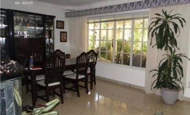 LUJOSA CASA EN COSTA DEL ESTE - RESID. COSTA AZUL