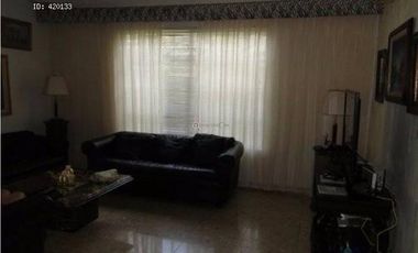 LUJOSA CASA EN COSTA DEL ESTE - RESID. COSTA AZUL