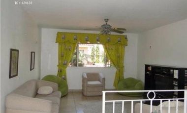 LUJOSA CASA EN COSTA DEL ESTE - RESID. COSTA AZUL