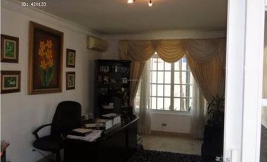 LUJOSA CASA EN COSTA DEL ESTE - RESID. COSTA AZUL