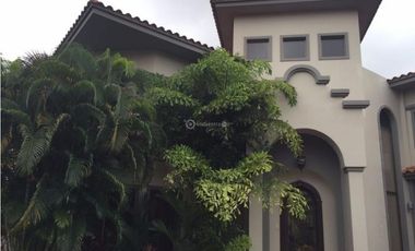 ALQUILO/VENDO  CASA EN COSTA DEL ESTE Begonia