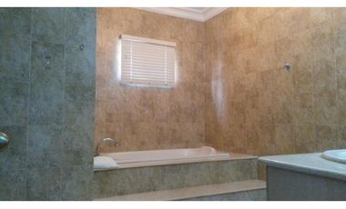 ALQUILO/VENDO  CASA EN COSTA DEL ESTE Begonia