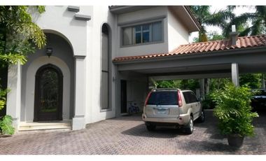 ALQUILO/VENDO  CASA EN COSTA DEL ESTE Begonia