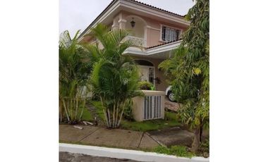 VENDO HERMOSA CASA EN ALTOS DE PANAM
