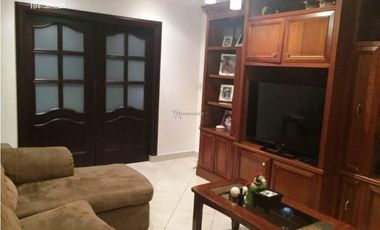 VENDO CASA 3RE,3.5, 3ESTAC