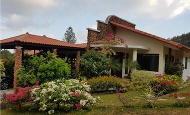 VENTA CASA EN ALTOS DEL MARA MONTAÑA