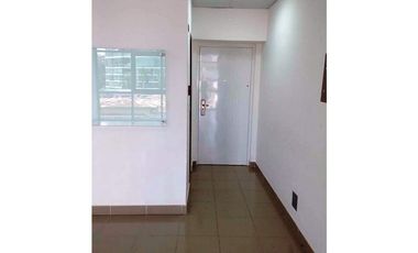 VENDO OFICINA entre av balboa y parque urraca