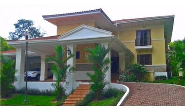 HERMOSA CASA EN CAMINO DE CRUCES $ 5000