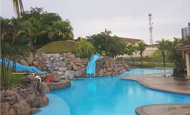 CASA EN ALTOS DE PANAM 450M2