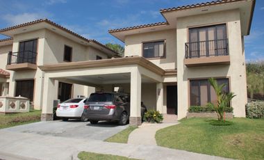 CASA EN EMBASSY CLUB CLAYTON 4REC