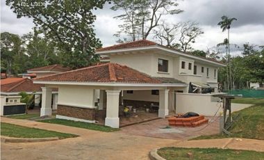 VENDO CASA SENDERO CAMINO CRUCES CLAYTON