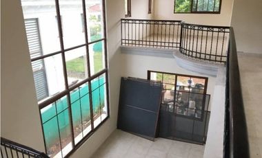 VENDO CASA SENDERO CAMINO CRUCES CLAYTON