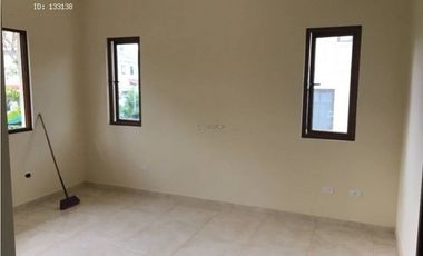 VENDO CASA SENDERO CAMINO CRUCES CLAYTON