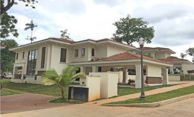 VENDO CASA SENDERO CAMINO CRUCES CLAYTON