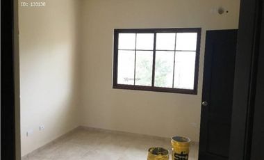 VENDO CASA SENDERO CAMINO CRUCES CLAYTON