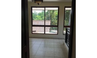 CASA CLAYTON 460M2 3REC