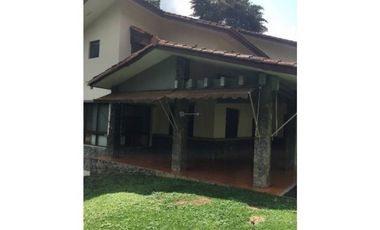 CASA CLAYTON 460M2 3REC