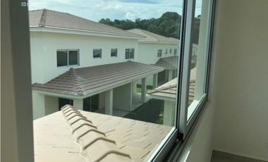 CASA EN CONDADO DEL REY 3 REC 268MT2