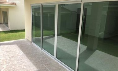 CASA EN CONDADO DEL REY 3 REC 268MT2