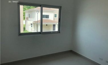 CASA EN CONDADO DEL REY 3 REC 268MT2