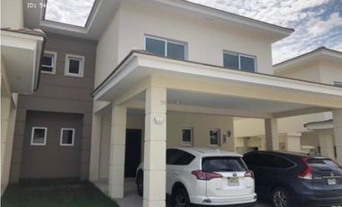 CASA EN CONDADO DEL REY 3 REC 268MT2