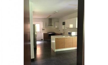 CASA UNIFAMILAR COSTA DEL ESTE 4REC 300M2
