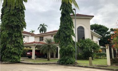 CASA EN ALBROOK