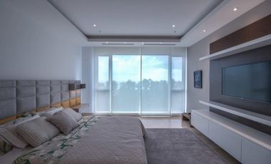 APARTAMENTO LUJOSO EN COSTA DEL ESTE - FRENTE AL MAR - 707M2