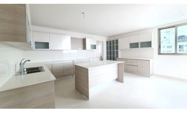 LUJOSO Y EXCLUSIVO PENT HOUSE MIRADOR COSTA DEL ESTE 403M2