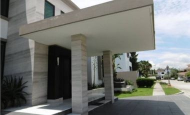 VENTA CASA EN COSTA DEL  ESTE 965M2 TOSCANA