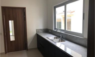 CASA ALTOS DEL PARQUE, DORADO LAKE