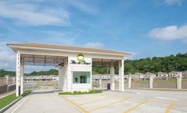 CASA ALTOS DEL PARQUE, DORADO LAKE