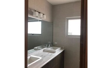 CASA ALTOS DEL PARQUE, DORADO LAKE