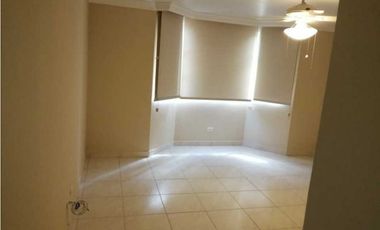 SE ALQUILA AMPLIA  CASA EN ALBROOK GARDENS-GRANDE AREA VERDE L/B