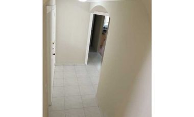 SE ALQUILA AMPLIA  CASA EN ALBROOK GARDENS-GRANDE AREA VERDE L/B